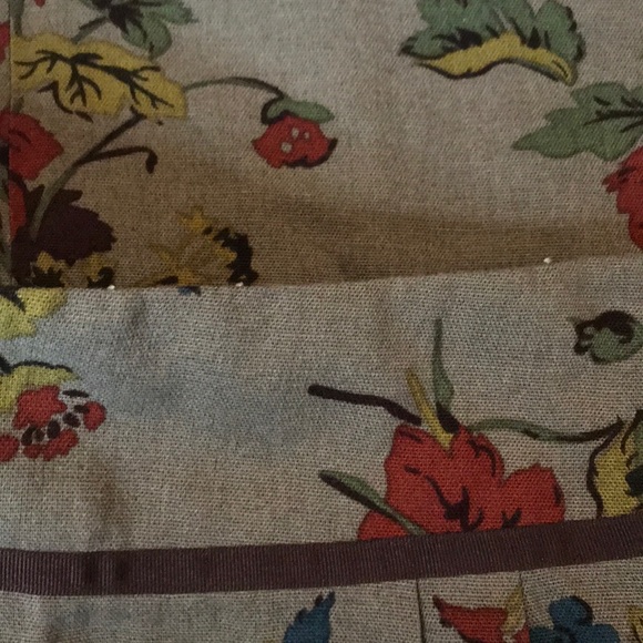 CAbi Turnberry Maggie Floral Embroidered A-Line Skirt Size 8 - Picture 11 of 12